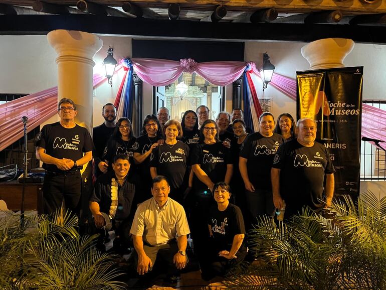 La comisión de Arte Sacro de la parroquia de Itauguá.