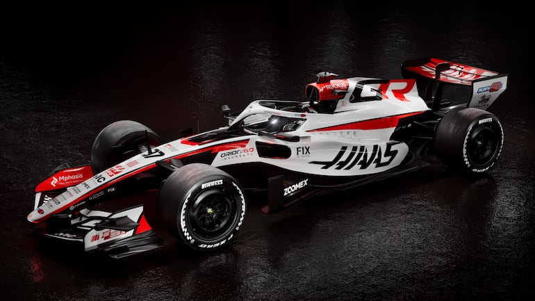 Otra perspectiva del VF-26 del equipo estadounidense TGR Haas F1 Team.