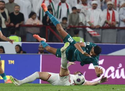 Repesca entre UEA e Irak se resuelve el martes, tras el empate.
