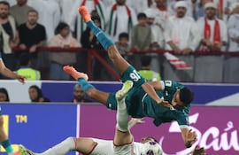 Repesca entre UEA e Irak se resuelve el martes, tras el empate.