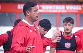 Troadio Daniel Duarte (49 años), director técnico del Sportivo San Lorenzo.