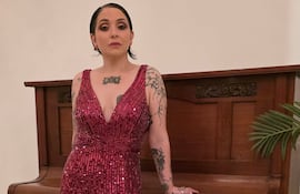 La cantante Andrea Valobra será de las protagonistas del recital "Una noche para el amor", en el Teatro Municipal "Ignacio A. Pane".