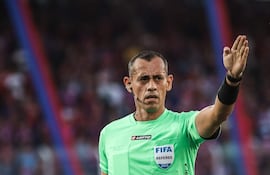 El árbitro Juan Gabriel Benítez será el encargado de impartir justicia en el Superclásico entre Cerro Porteño y Olimpia, a disputarse el domingo en La Nueva Olla.