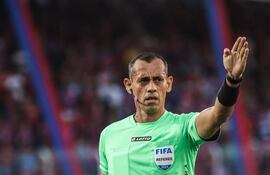 Juan Gabriel Benítez, árbitro elegido para pitar la "final anticipada" entre Cerro Porteño y Guaraní, que completará la Fecha 19 del Torneo Clausura 2025.