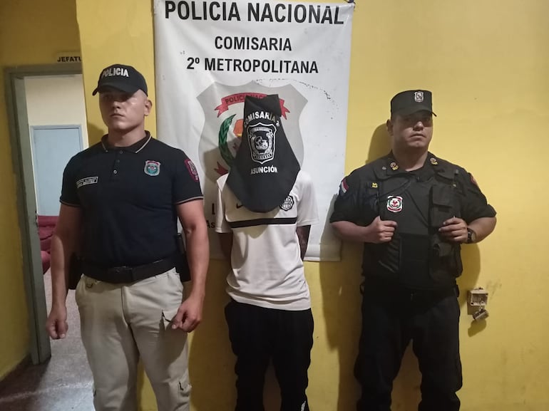 Un adolescente fue detenido ayer con 48 dosis de cocaína intentando ingresar al partido Olimpia-Trinidense.