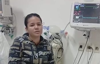 La madre de la niña cuenta su preocupaciòn.