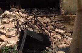 El incendio afectó parte de la infraestructura de la precaria vivienda, ubicada en el barrio Fátima de Asunción.