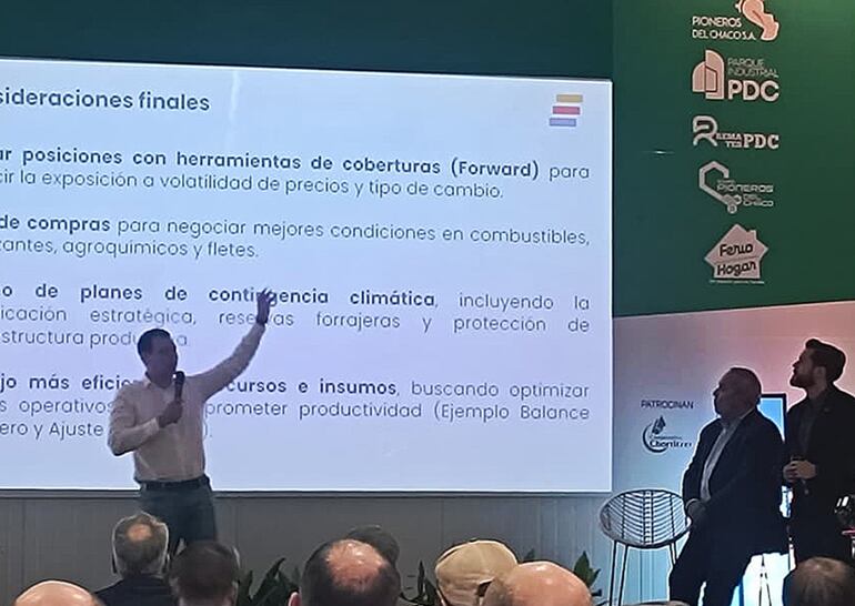 Especialistas coincidieron en la necesidad de una mayor eficiencia y planificación en el sector productivo.