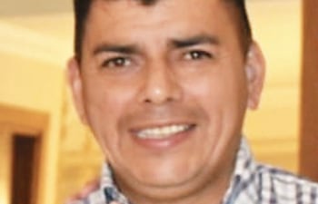 Humberto Denis Torres (ANR, cartista), intendente de Areguá.