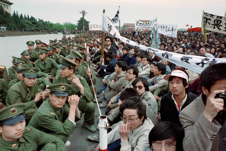 Estudiantes prodemocracia durante la manifestación cerca de la plaza de Tiananmen. 