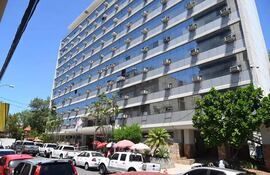 Caja Central de Jubilaciones del IPS. Fachada.