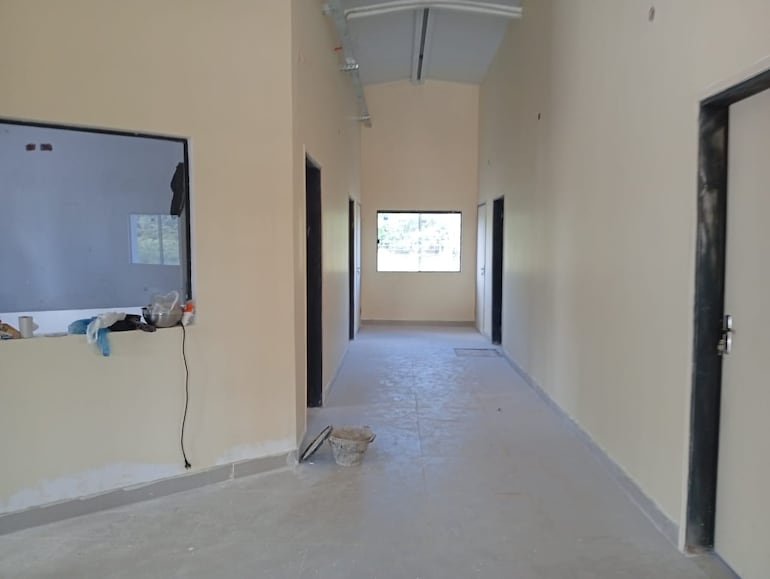 La obra de la futura sede de la USF de la compañía Arroyo Porã, distrito de Sapucái, también se encuentra paralizada.