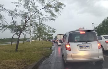 La circulación de los vehículos se vio muy afectada en la zona de la Costanera.