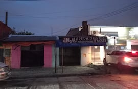 Así quedaron los dos salones comerciales que fueron devorados por las llamas.