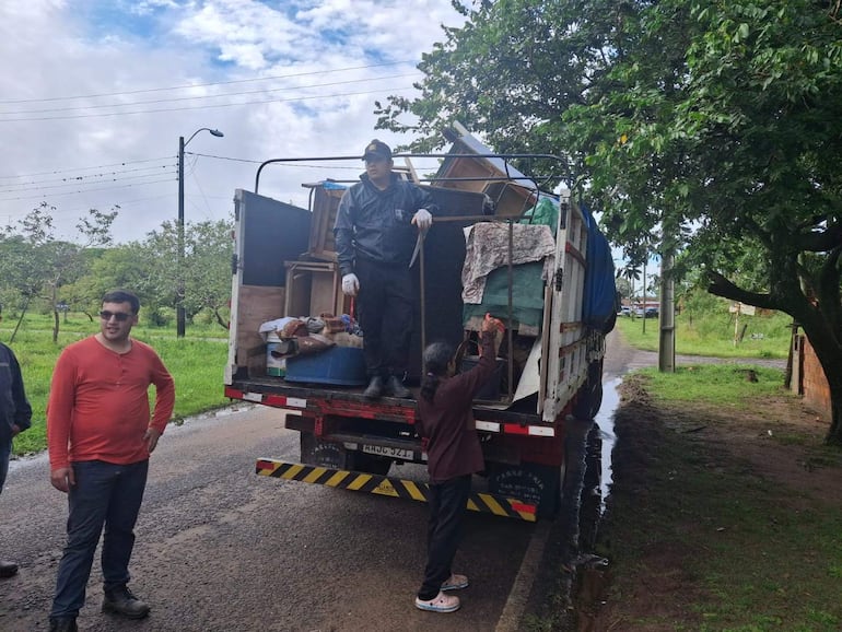 Creciente del río Paraná obliga a evacuar a familias en Ayolas ...