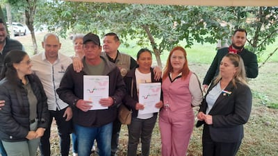 Entrega de títulos de Indert en Itapúa.