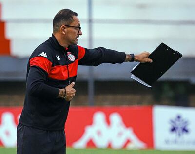 Sebastián Vázquez, director técnico de General Caballero de Juan León Mallorquín.