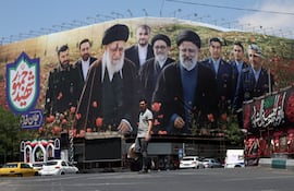 Mural de propaganda del régimen de Irán, exhibido en Teherán. Estaría cerca un acuerdo preliminar entre Estados Unidos e Irán.