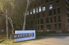 Bomberos controlan principio de incendio en edificio del Mades