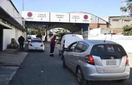 Las personas deben obtener la inspección técnica vehicular (ITV) para luego abonar por la habilitación vehicular. El plazo para adquirir la patente vence este mes en Asunción.