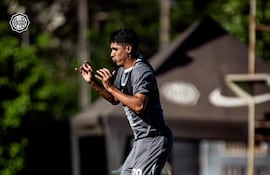 El volante creativo Giovanni Emmanuel Bogado Duarte (24 años) es uno de los cuatro nombres que no seguirán en Olimpia de cara a la siguiente temporada.