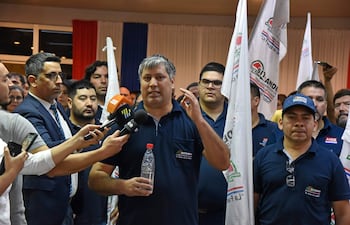 Acto de posición del nuevo presidente de la ANDE central.