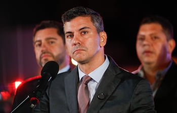 El presidente Santiago Peña durante una rueda de prensa en el Palacio de López