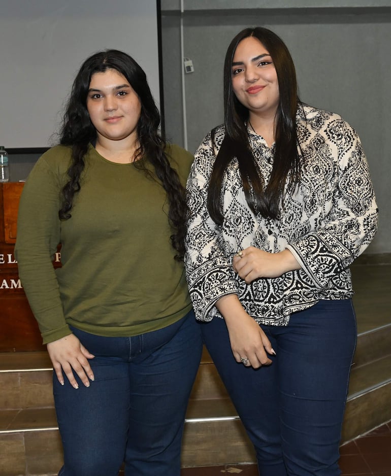 Liz Carballo y Silvina Escobar. 