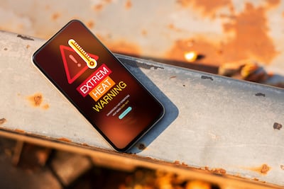 Concepto de celular sobrecalentado.