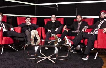 Jorge Chamorro, Diego Serafini, Javier Ramos, Fernando Samaniego y Tito Bustamente son los músicos que hoy conforman Gaia.