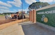 Trabajadores últiman detalles para la entrega de la obras.