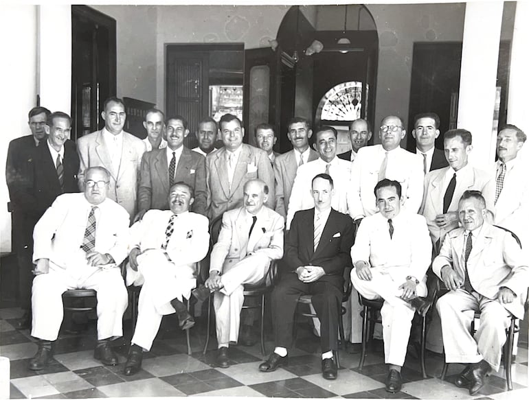 Primera comisión directiva del Centro de Industriales Metalúrgicos (CIME) en el año 1951.