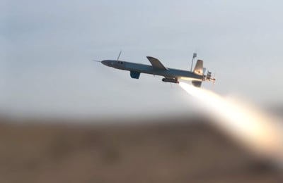 Lanzamiento de un dron por parte de las fuerzas hutíes.