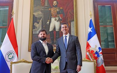Los presidentes Gabriel Boric y Santiago Peña durante su encuentro oficial este miércoles.
