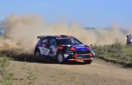 Migue Zaldívar y Luis Allende (Škoda Fabia RS Rally2) en una de las tantas postales que dejó la nueva edición del rally en suelo itapuense.