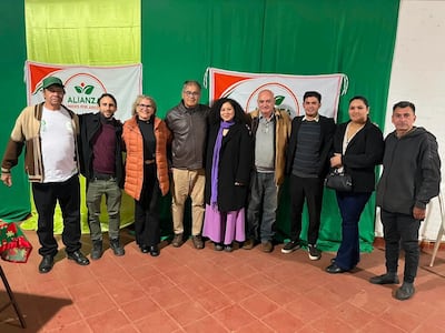 El liberal Luis Villalba recibe apoyo de alianza opositora en Areguá.