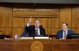 El senador Javier Zacarías Irún (ANR, HC) fue confirmado al frente de la comisión de Asuntos Constitucionales hasta junio del 2027.