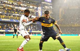 Ayrton Costa marcó el tercero para Boca ante Newell’s (5-0).