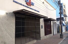 Así, cerrada, se encuentra la Diben en pleno viernes.