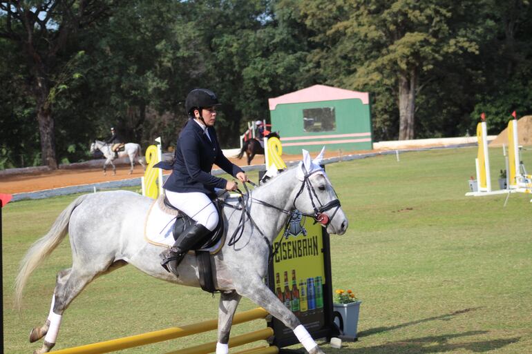Hilda Chiuzano con Arasunu competirá en la categoría 0,60 Mayores.