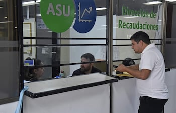 Funcionarios de distintas dependencias de la Municipalidad de Asunción anuncian que no acompañarán "jornada histórica" de limpieza anunciada por el intendente Luis Bello (ANR-HC). Foto ilustrativa.