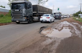 La ruta D071 Guarambaré-Villeta se encuentra en pésimo estado.