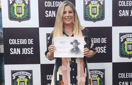 Bibi Landó en el lanzamiento del libro Ciento Veinte Referentes del San José, entre quienes se encuentra su hermano Enrique Landó.