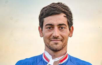 Lucas Bogado Hermann (5/6/1997), con la medalla de plata.