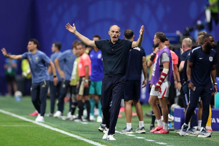 Thomas Tuchel reacciona en la semifinal entre Inglaterra y Argentina.