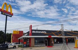 El restaurante número 26 de la cadena McDonald's en Paraguay abre sus puertas en la Ruta PY01.