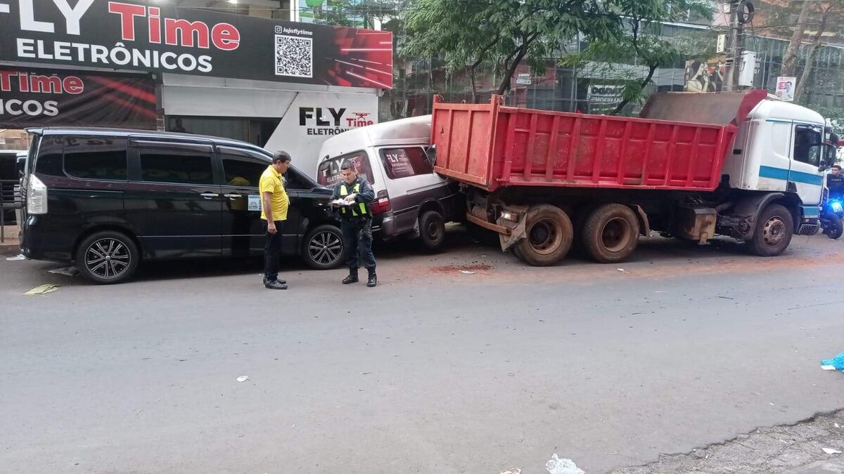 ¿Qué le pasó al camionero que arrasó con cinco vehículos en plena zona céntrica de Ciudad del Este?