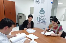 El dinero del préstamo será destinado a egresados universitarios para que puedan realizar estudios de postgrado en el exterior, con el objetivo de aumentar el capital humano en Paraguay, de acuerdo a los datos oficiales.