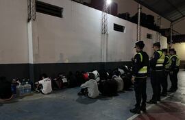 Detienen a 25 hinchas tras disturbios y lanzamiento de piedras en San Lorenzo