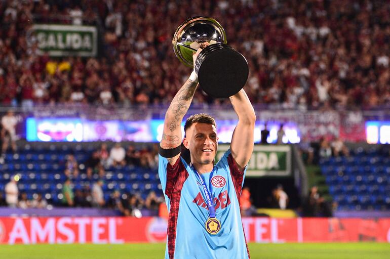 Nahuel Losada, héroe en los penales para la victoria de Lanús.